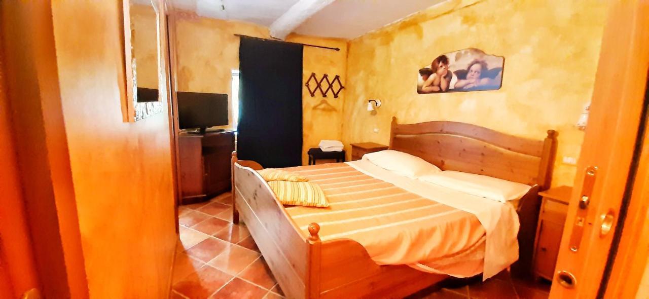 Casale Trusella Bed and Breakfast Ponti Rum bild