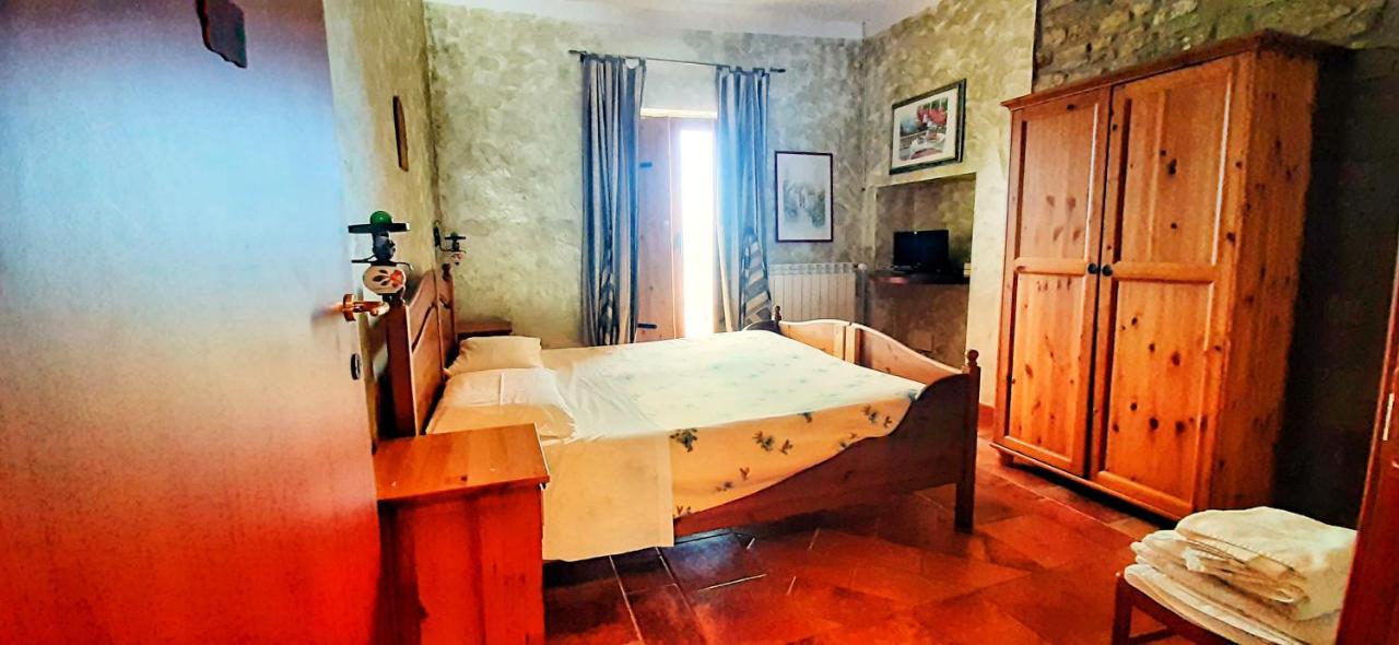 Casale Trusella Bed and Breakfast Ponti Rum bild